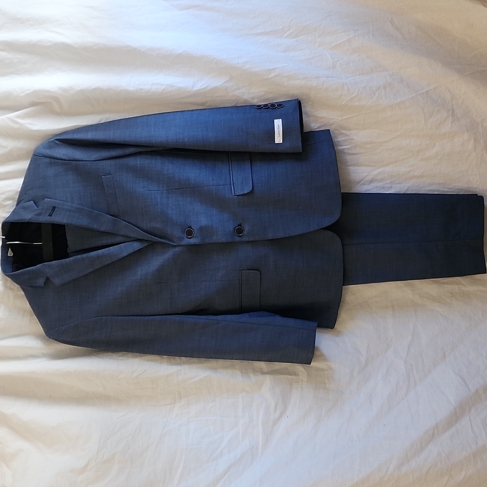 Calvin Klein Suit, Boys Size 18, Blue Weave